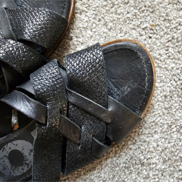 Sorel Black Leather Snake Print Sandals - Picture 3 of 6